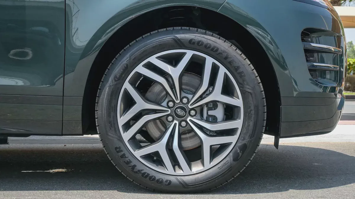 RANGE ROVER EVOQUE SE P250 DYNAMIC 2025!! BRAND NEW CAR!! MENTIONED PRICE IS FOR EXPORT ONLY-17-17