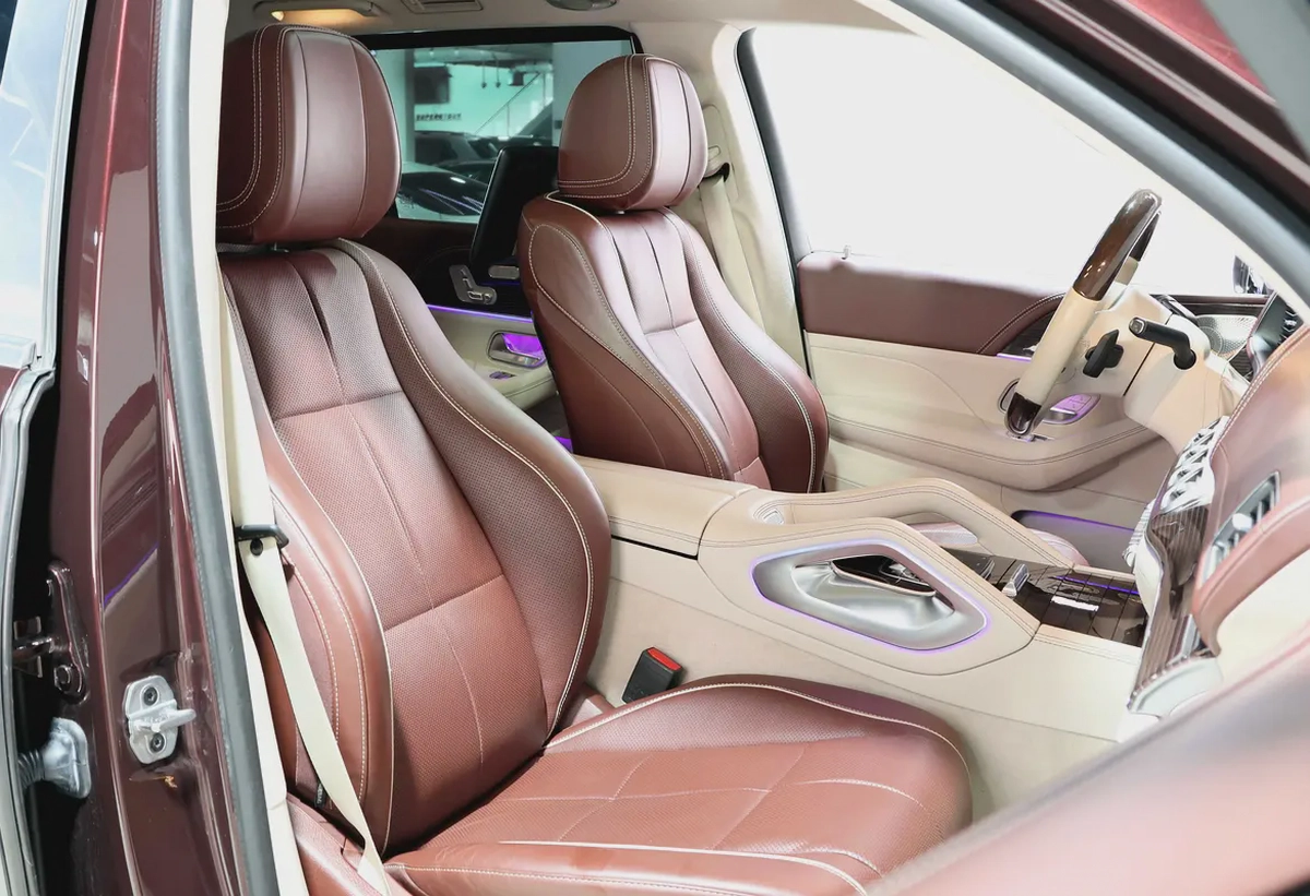 Mercedes Benz GLS 600 Maybach-GCC-Full Service History-VIP Seats-High Specs-Luxury SUV-18-18