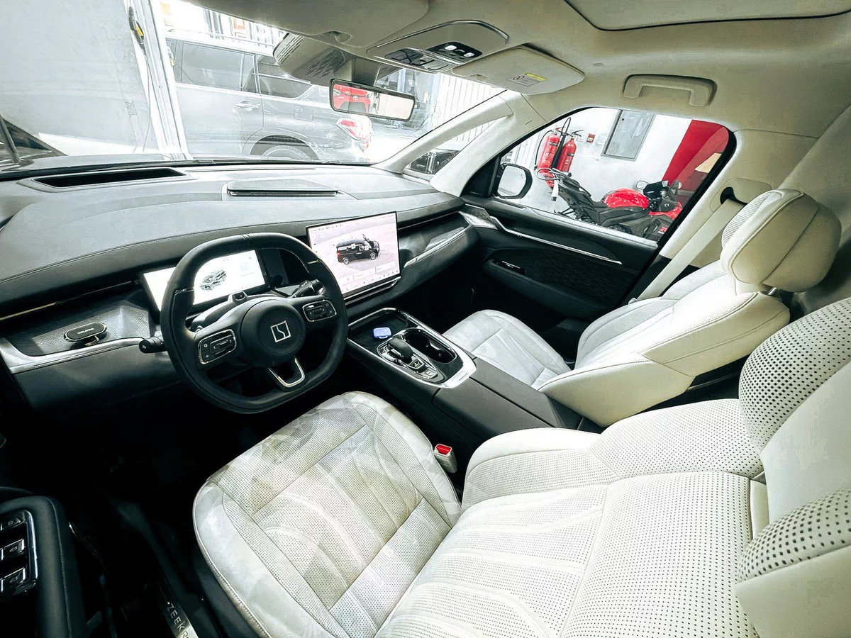 2024 Zeekr 009 Grand Ultra Luxury 4-seater MPV Electric // EMI Starts from 5,800 AED-4-4