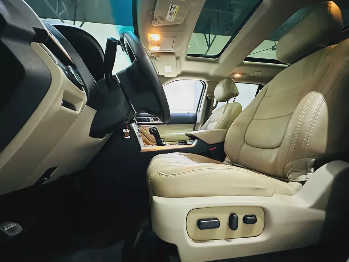 FORD EXPLORER LIMITED 2015 WITH FULL SERVICE HISTORY FROM AL TAYER-12-12