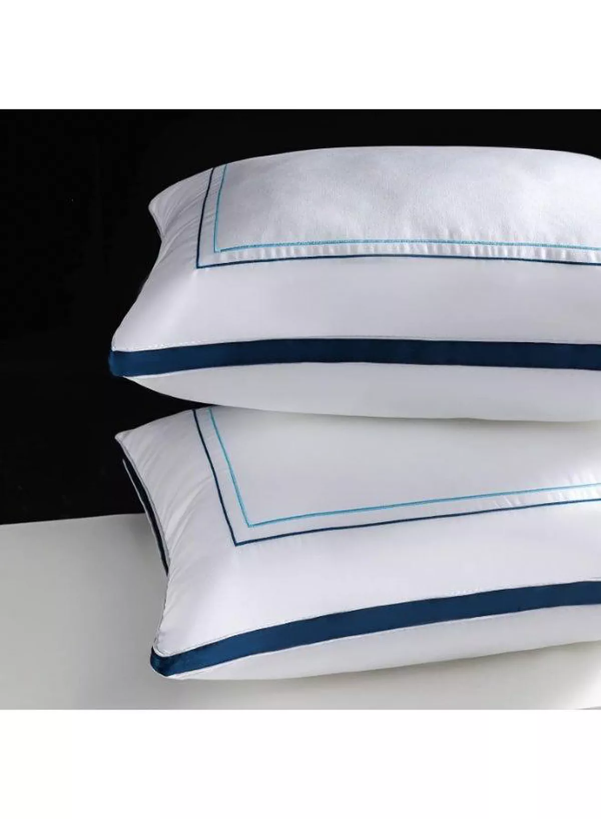 Divo Excellence Soft & Supportive Bed Pillow – 900g A practical choice for bedrooms and guest rooms, this 900g pillow offers comfortable cushioning and reliable support. The 44×72cm dimensions provide ample space while the reusable carrying bag adds convenience.-5-5