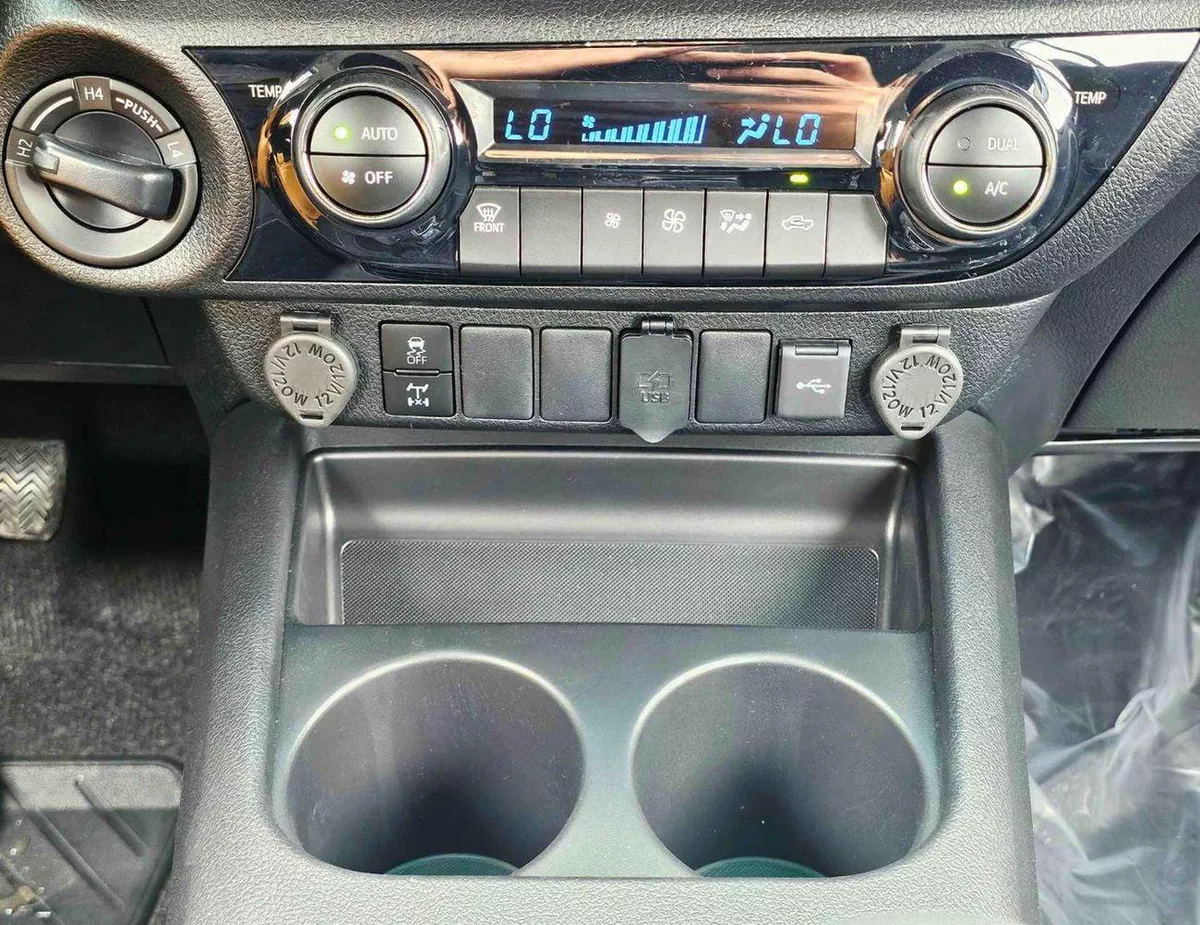 Toyota Hilux SR5 (NON GCC) SR5 TRD || WOOD INTERIOR W VISOR | 4.0L PETROL V6 4WD | BLIND SPOT | DIFFLOCK | DVD+CAMERA | READY S-19-0
