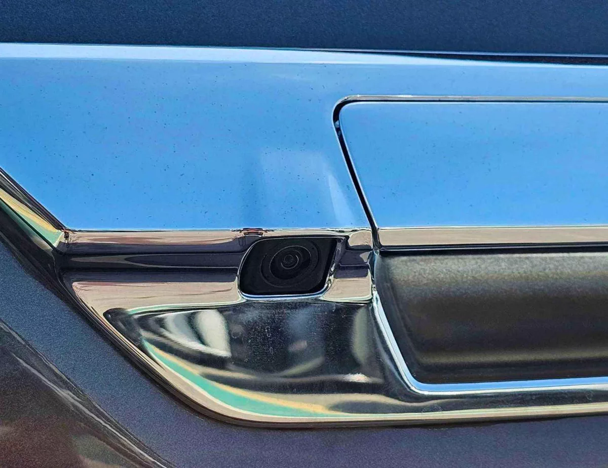 Toyota Hilux SR5 (NON GCC) SR5 TRD || WOOD INTERIOR W VISOR | 4.0L PETROL V6 4WD | BLIND SPOT | DIFFLOCK | DVD+CAMERA | READY S-6-0