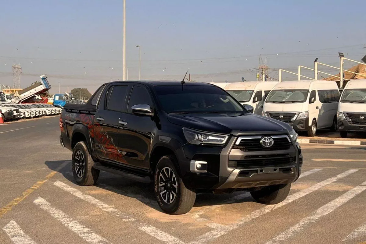 Toyota Hilux GLS 2019 Toyota Hilux Modified - 2.7L V4 GCC- AWD 4x4- Rear Camera - Push start - Patrol -
