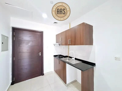 "Spacious studio Available for Rent 41k - 6 cheques payments-1