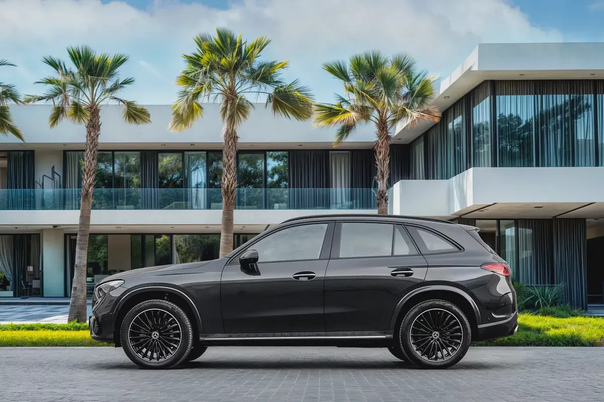 4,407 P.M |  GLC 200 Premium Plus | 0% Downpayment | 2030 WARRANTY!-1-1