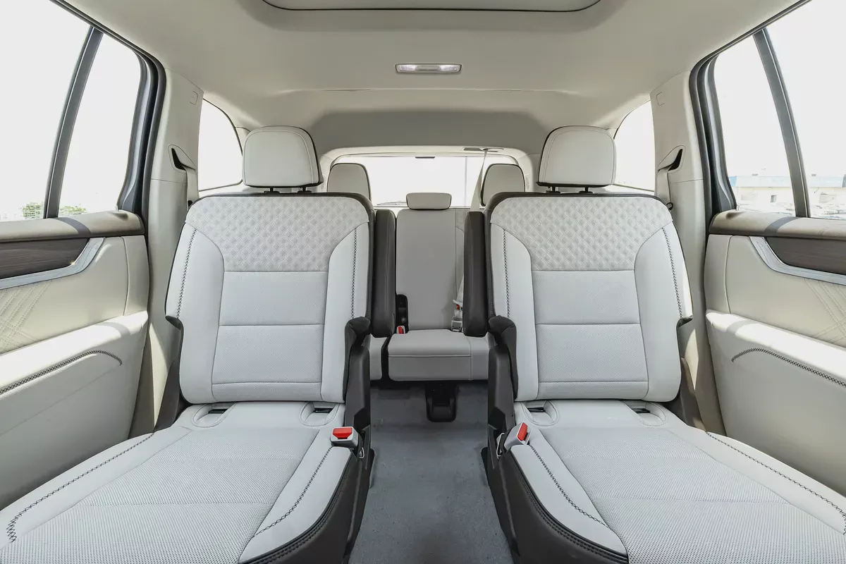 GMC Acadia Denali AWD -2024 (Export)-14-14