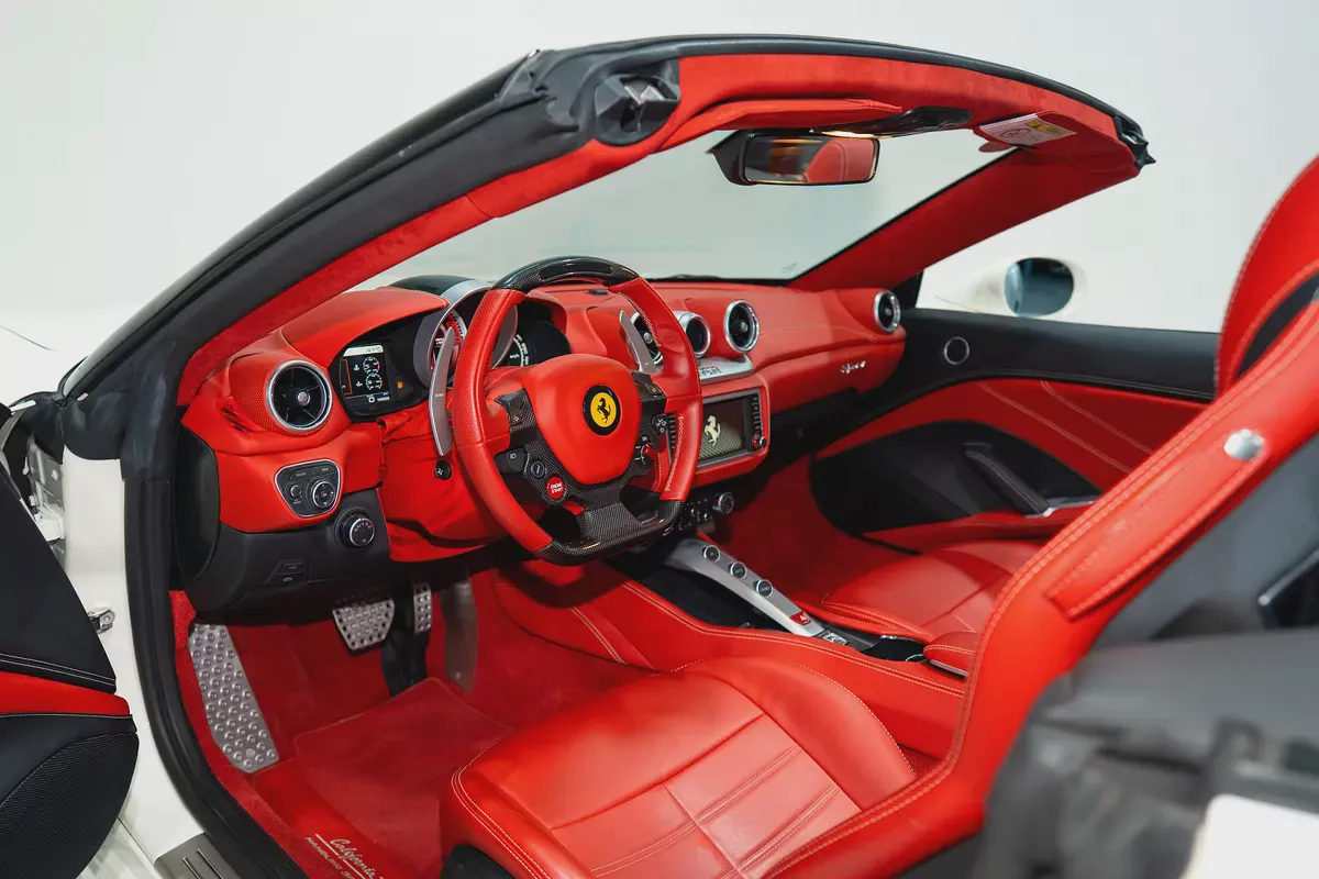 2016 FERRARI CALIFORNIA T | VERY LOW MILEAGE | HANDLING SPECIALE | CARBON LED STEERING |-7-7
