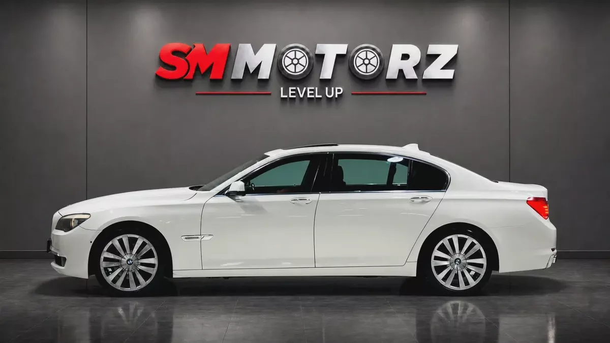 BMW 7-Series 740i Exclusive 2012 | GCC Specs | Well Maintained-3-3