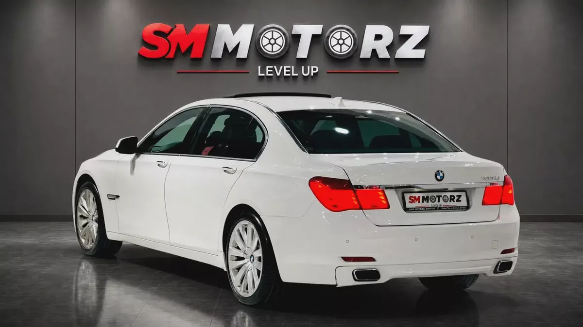 BMW 7-Series 740i Exclusive 2012 | GCC Specs | Well Maintained-4-4