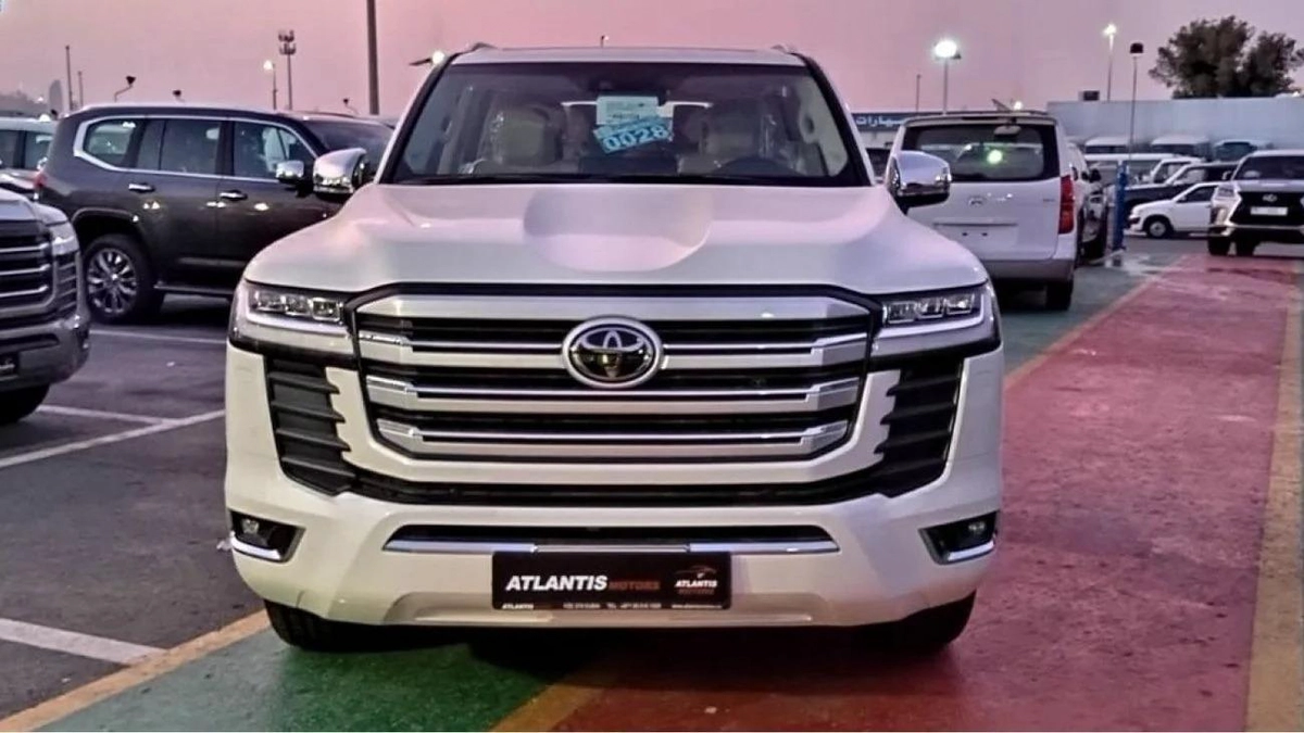 Toyota Land Cruiser VXR TOYOTA LANDCRUISER VXR WHITE