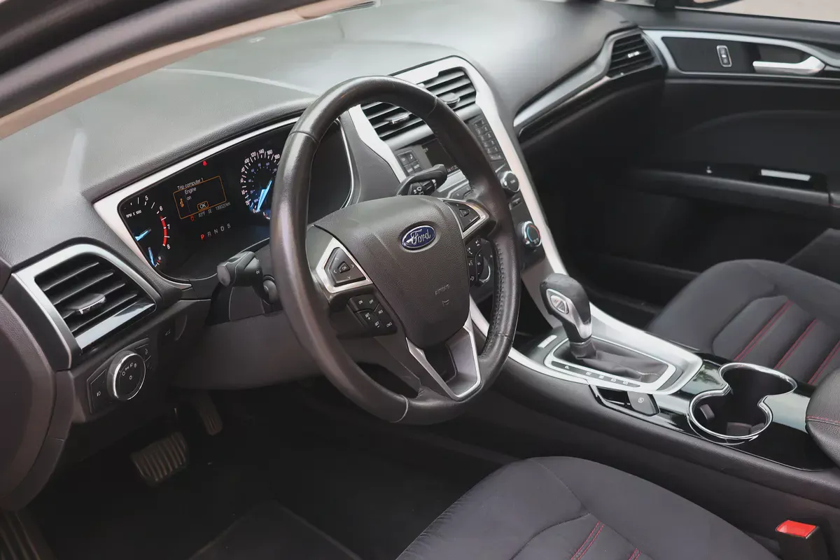 FORD FUSION SE - GCC SPECS - ACCIDENT FREE - FULL SERVICE HISTORY - EXCELENT CONDITION --10-10