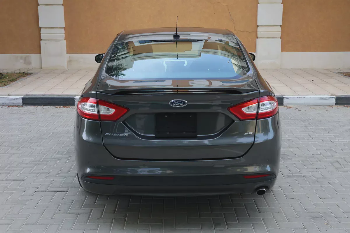 FORD FUSION SE - GCC SPECS - ACCIDENT FREE - FULL SERVICE HISTORY - EXCELENT CONDITION --7-7
