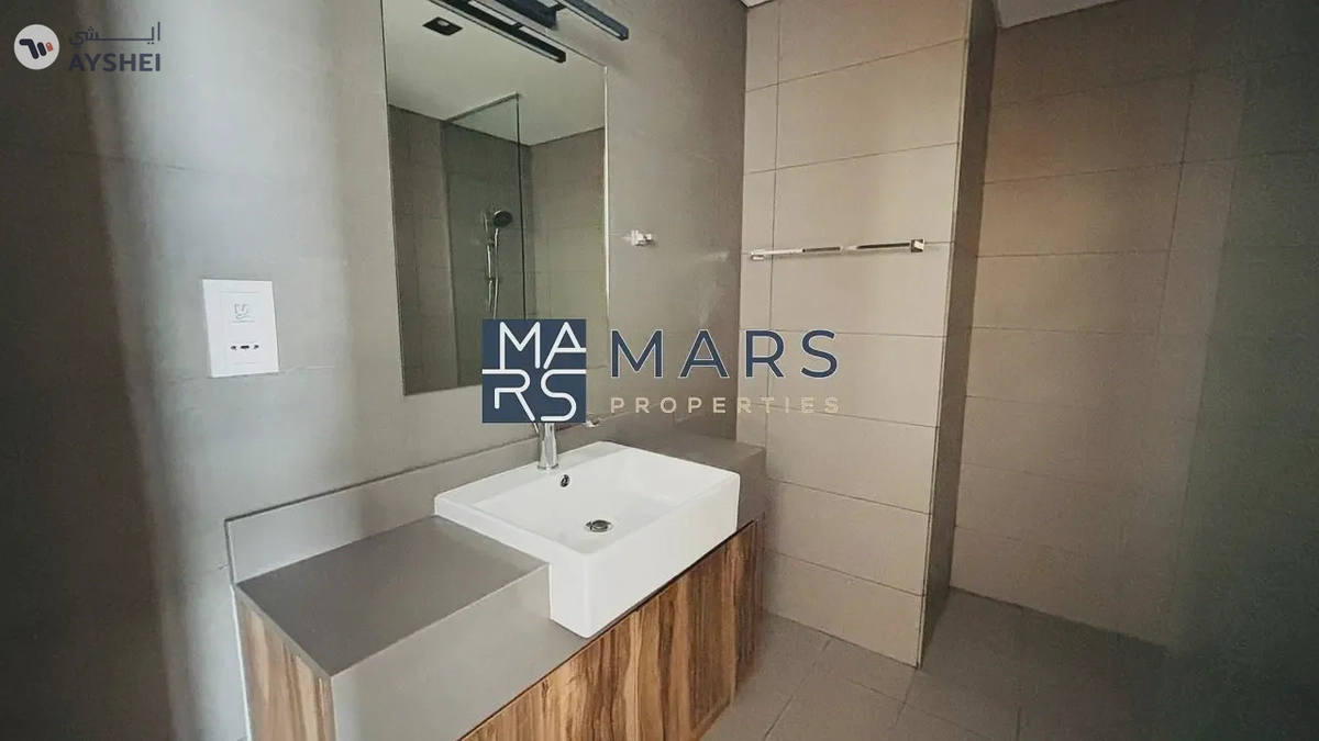 Sunny 1BHK Facing Roadside – Perfect for City Living!