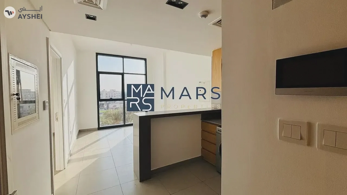Sunny 1BHK Facing Roadside – Perfect for City Living!