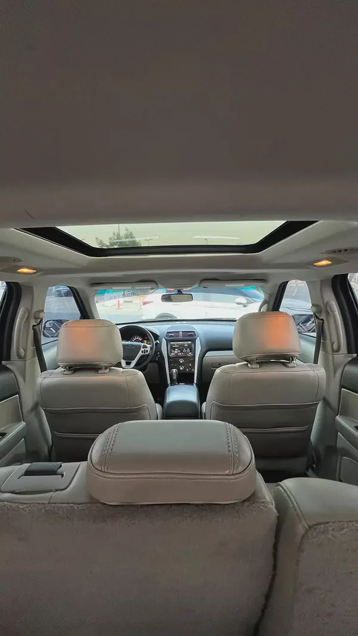 Well Maintained Ford Explorer XLT 2015 | GCC Specs-3-3