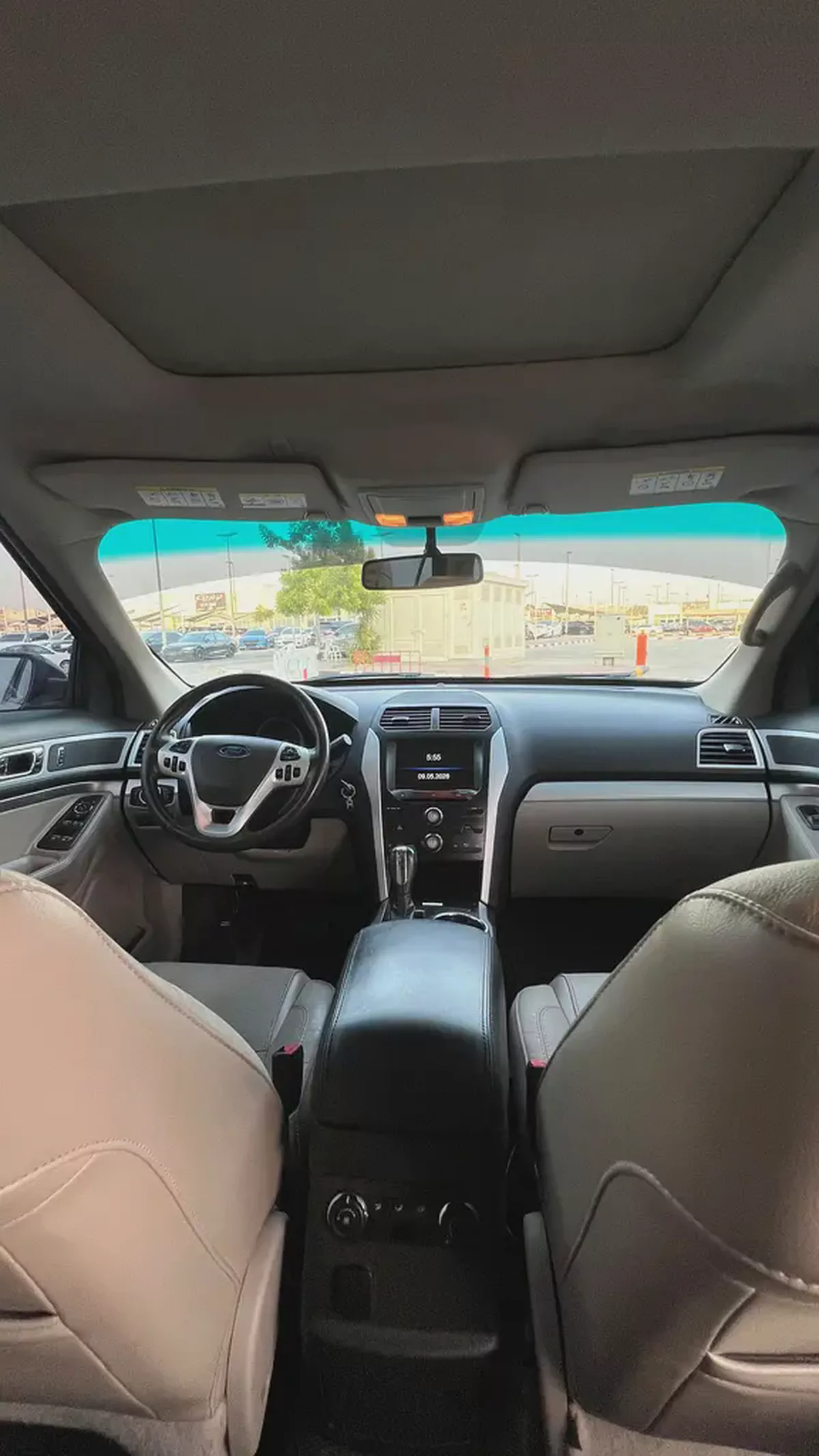 Well Maintained Ford Explorer XLT 2015 | GCC Specs-6-6