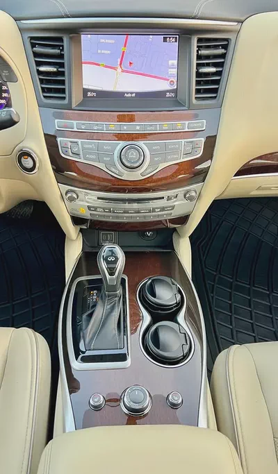 Stunning Infiniti QX60 Premium 2019 | GCC Specs | Well Maintained-11