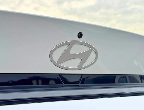 Hyundai Elantra ELITE / 1.5L PETROL, SUNROOF WITH LEATHER, CHINESE SPCES (CODE# ELITE)