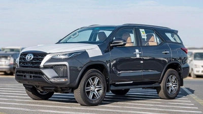 Toyota Fortuner GX2 toyota fortuner 2.7L Petrol full option 4*4-0