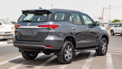 Toyota Fortuner GX2 toyota fortuner 2.7L Petrol full option 4*4-5