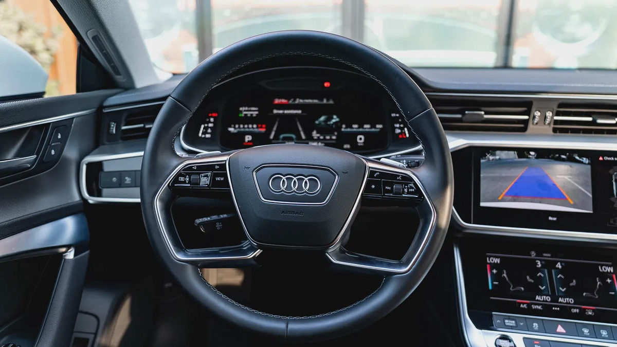 2023 Audi A7L S-line 45TFS 2.0L | Very Low Mileage-12-12