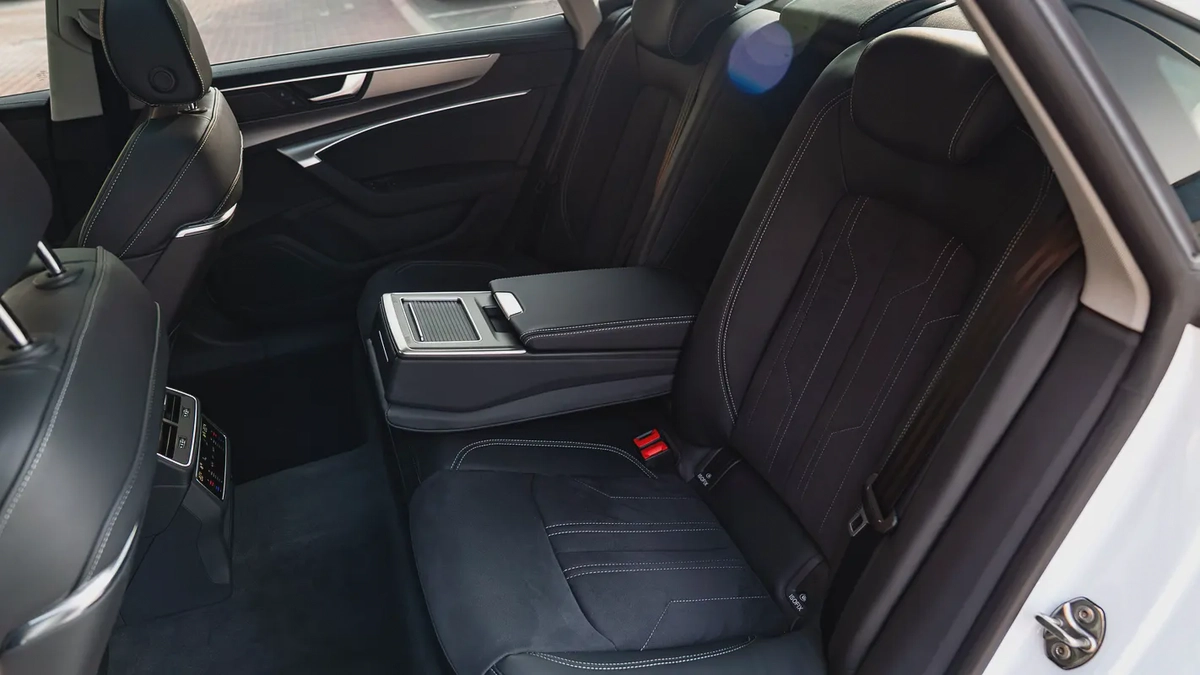 2023 Audi A7L S-line 45TFS 2.0L | Very Low Mileage-15-15