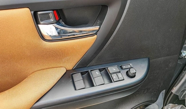 Toyota Fortuner FORTUNER 2.7L AT/AC  4WD PETROL 2024