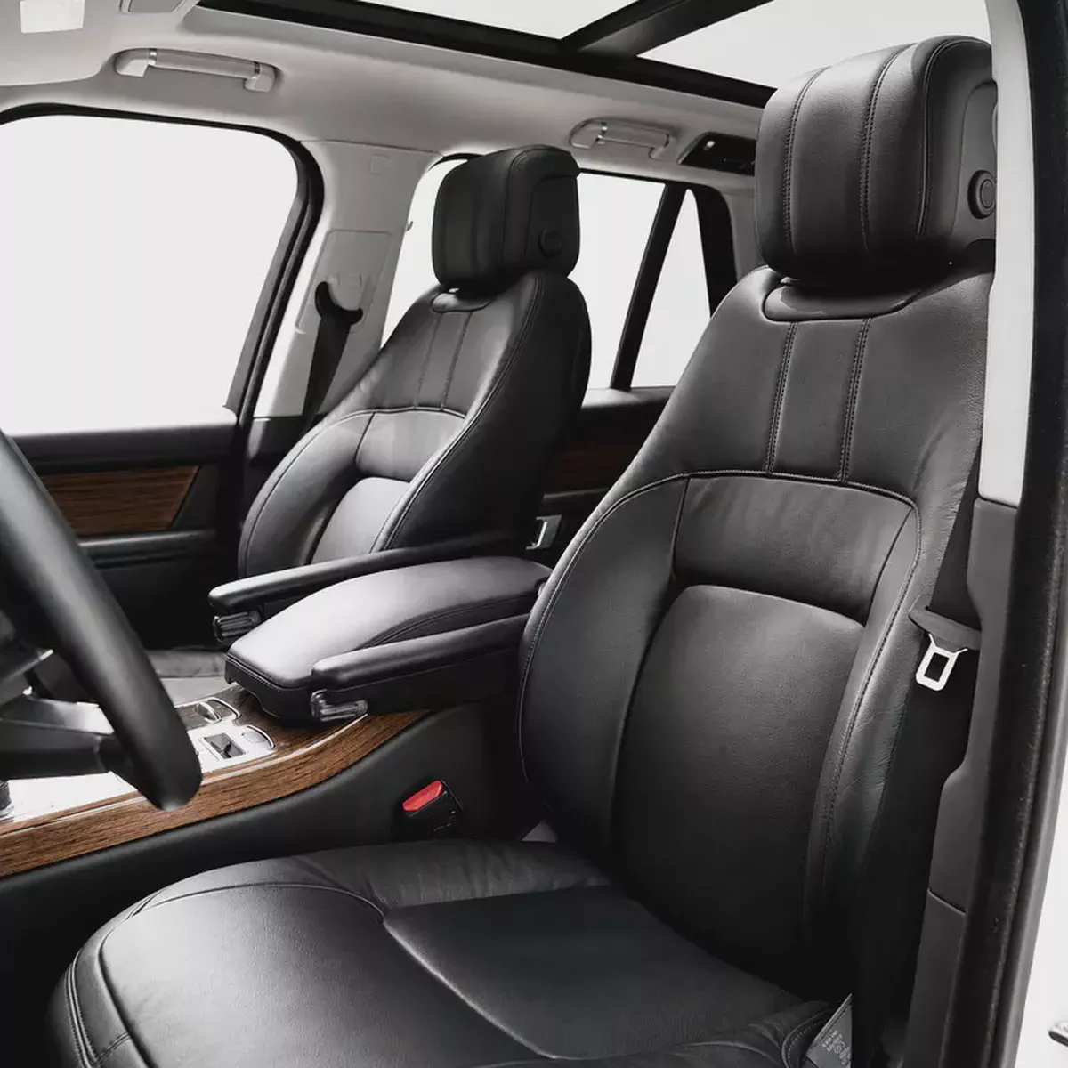 AED 3,544 P.M • 0% Downpayment • Rover Range Rover HSE • 1 Year Warranty-11-11