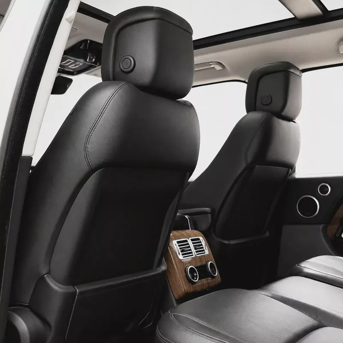 AED 3,544 P.M • 0% Downpayment • Rover Range Rover HSE • 1 Year Warranty-12-12