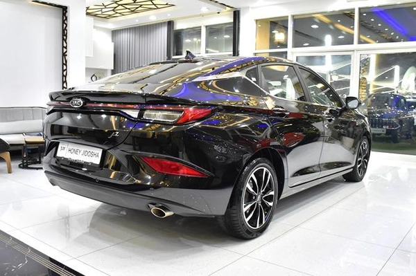 JAC J7 ( 2024 Model ) in Black Color GCC Specs