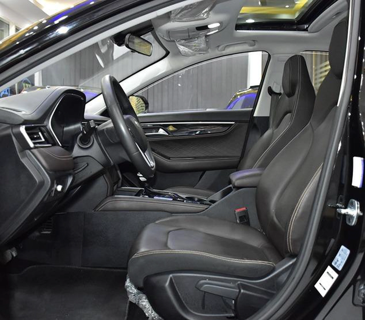 JAC J7 ( 2024 Model ) in Black Color GCC Specs-5-5