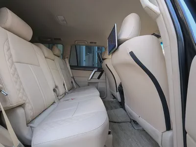 TOYOTA PRADO 2023 GCC V4 2.7L ACCIDENT FREE IN EXCELLENT CONDITION-4