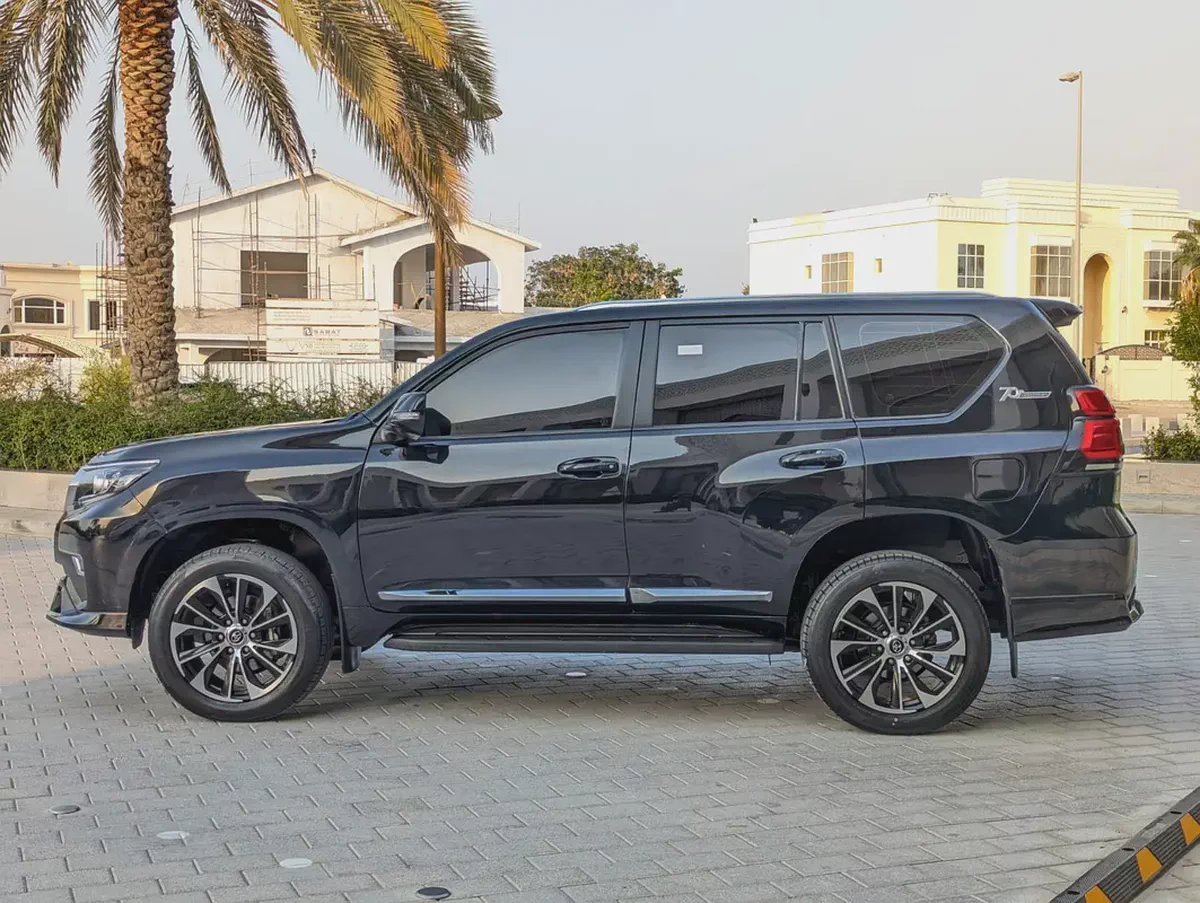 TOYOTA PRADO 2023 GCC V4 2.7L ACCIDENT FREE IN EXCELLENT CONDITION-15-15