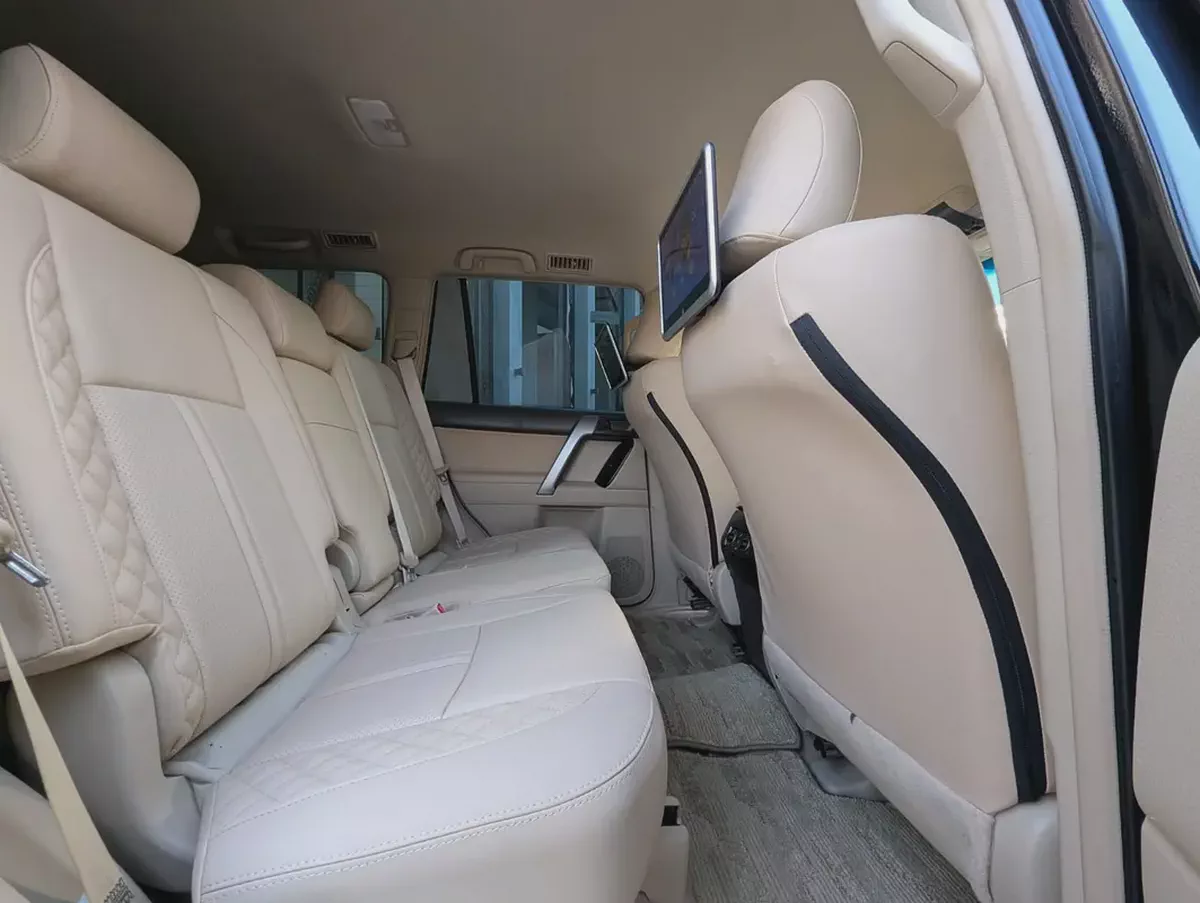 TOYOTA PRADO 2023 GCC V4 2.7L ACCIDENT FREE IN EXCELLENT CONDITION-4-4