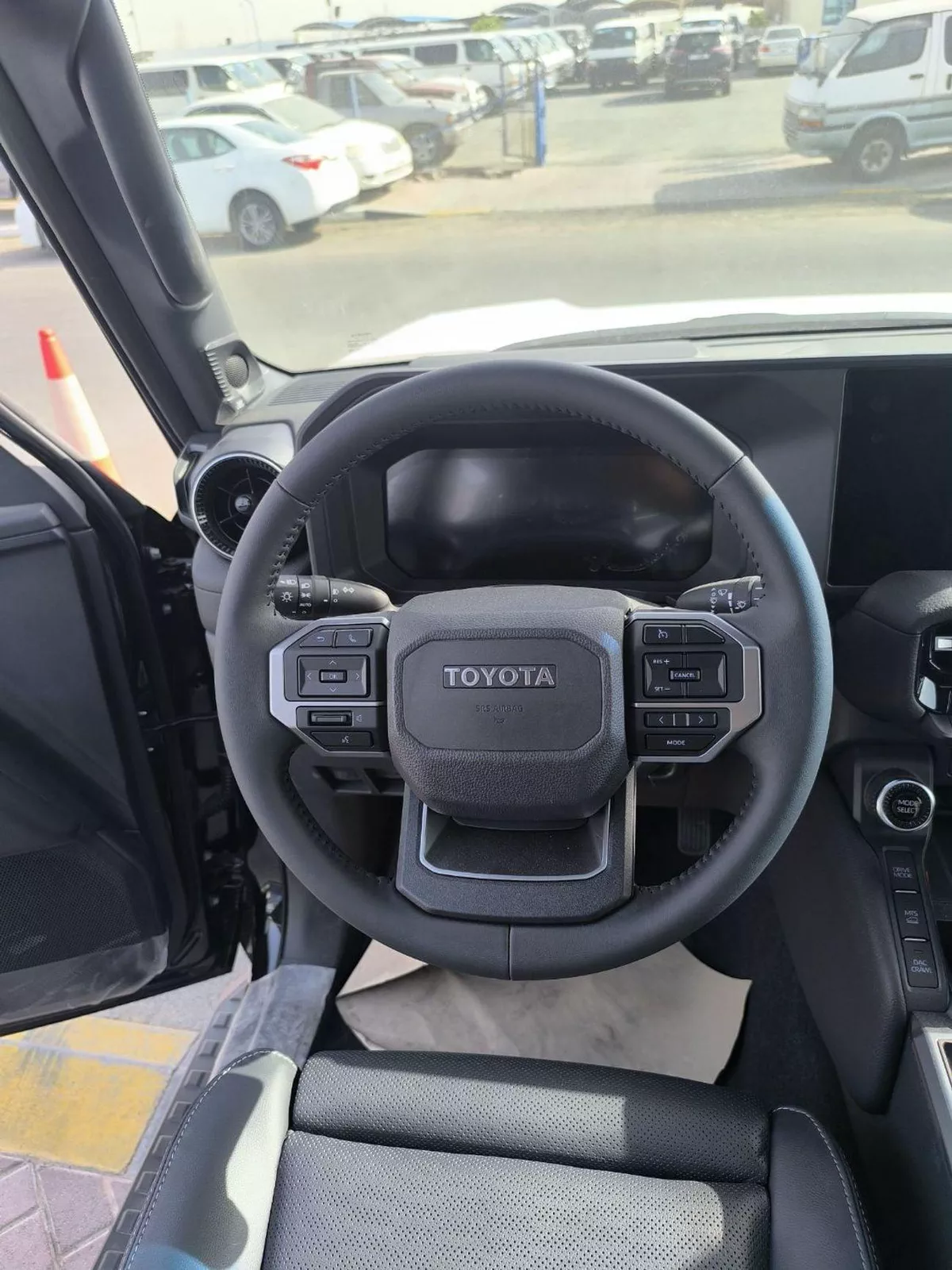 Toyota Prado VXR TOYOTA PRADO VX 2.4L PETROL AT 4WD MY2025 FULL OPTION-1-0