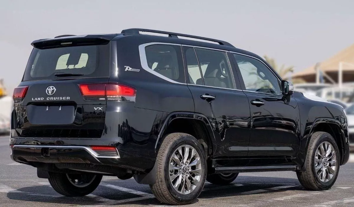 Toyota Land Cruiser VX LC300 VX 3.3D AT MY2025 – BLACK-3-0