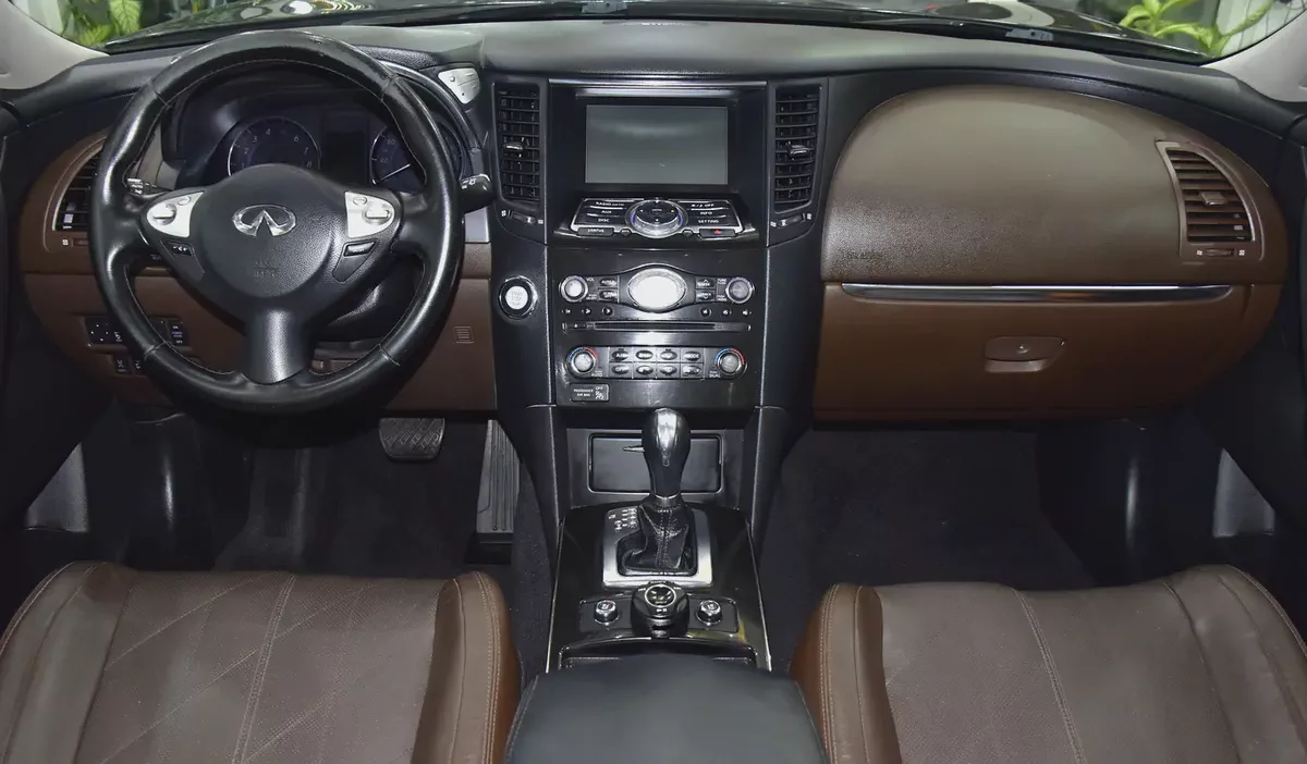 EXCELLENT DEAL for our Infiniti QX70 ( 2016 Model ) in Brown Color GCC Specs-10-10
