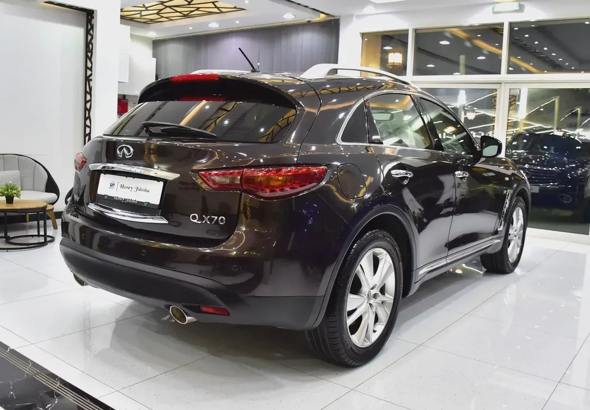 EXCELLENT DEAL for our Infiniti QX70 ( 2016 Model ) in Brown Color GCC Specs-5-5
