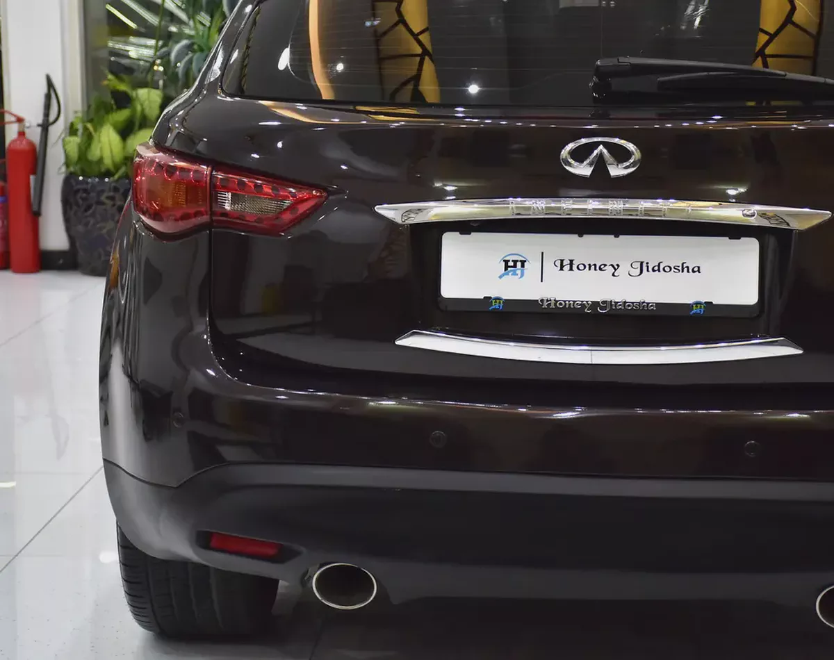 EXCELLENT DEAL for our Infiniti QX70 ( 2016 Model ) in Brown Color GCC Specs-7-7
