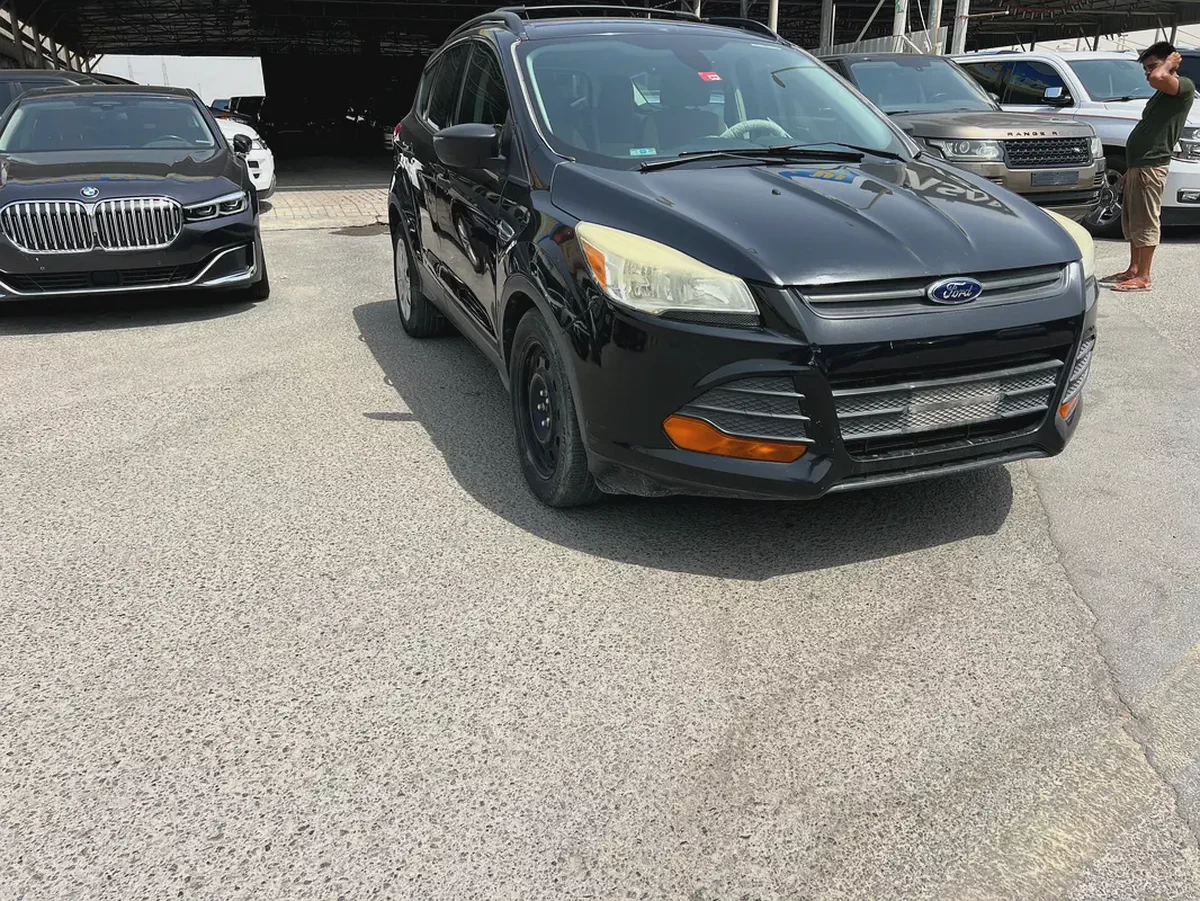 2015 Ford Escape SE - GCC Specs - Excellent Condition-4-4
