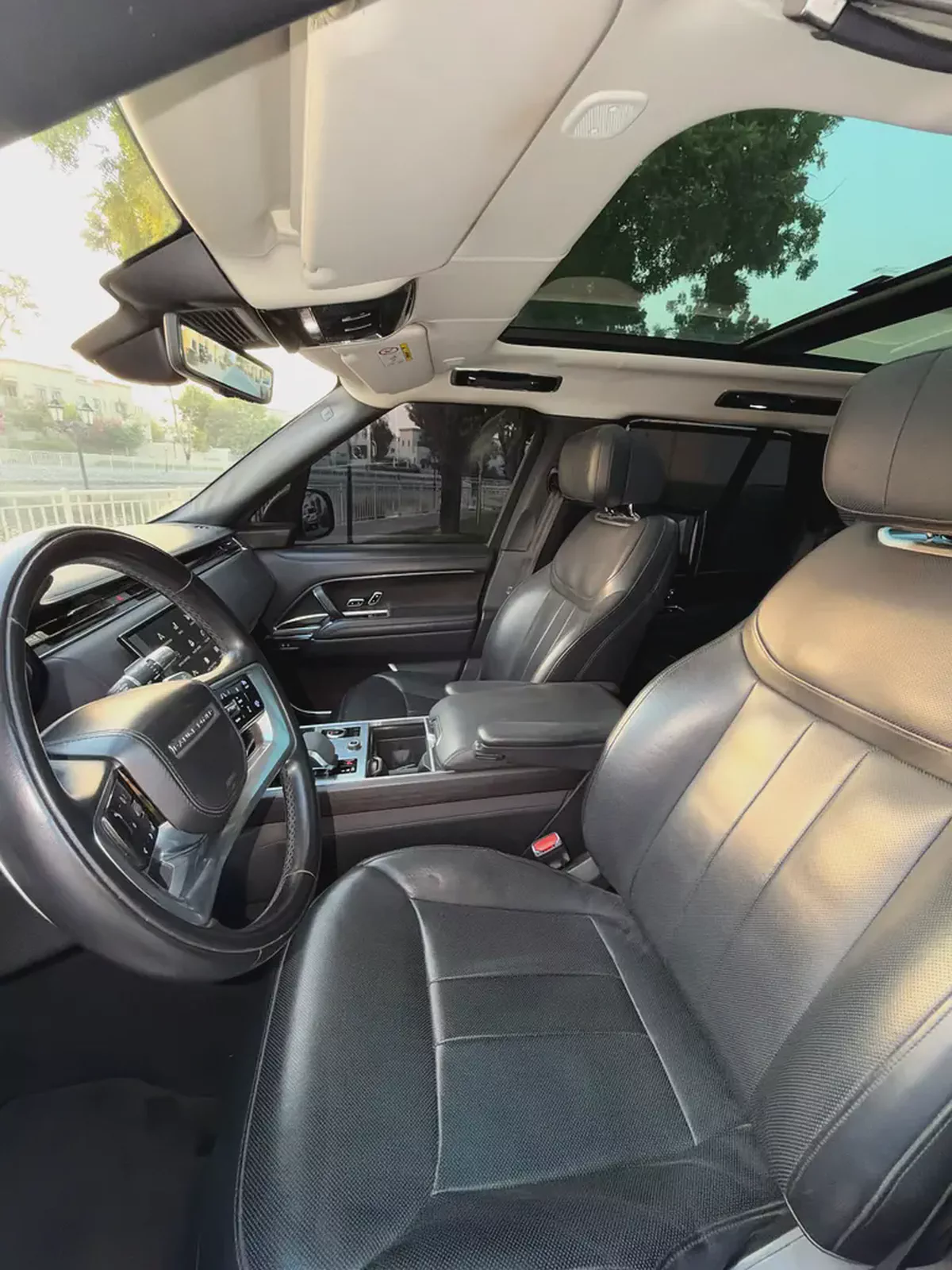 2022 Land Rover Range Rover First Edition-2-2