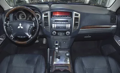 DIESEL ( ديزل ) Mitsubishi Pajero GLS Di-D ( 2012 Model ) in White Color GCC Specs-10