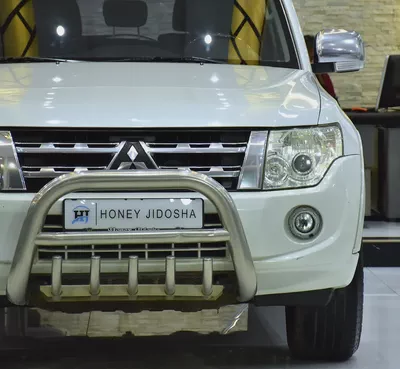 DIESEL ( ديزل ) Mitsubishi Pajero GLS Di-D ( 2012 Model ) in White Color GCC Specs-3