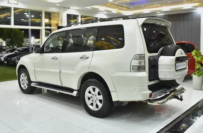 DIESEL ( ديزل ) Mitsubishi Pajero GLS Di-D ( 2012 Model ) in White Color GCC Specs-6