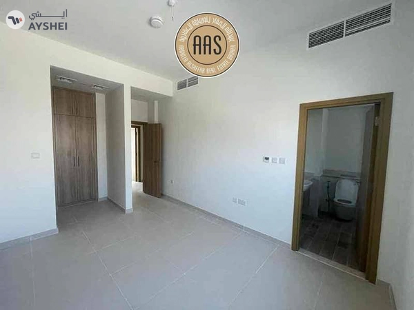 Near To Pool And Park 3Bed Townhouse Villa Available For Rent in Villanova