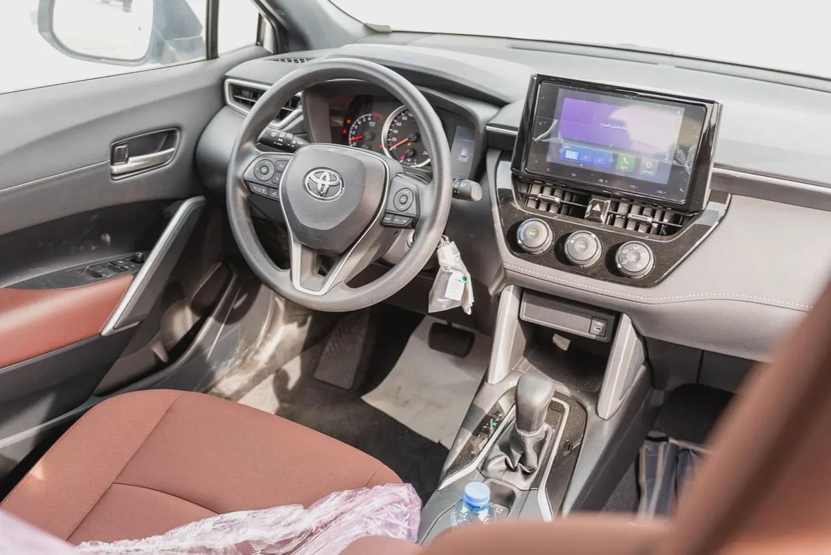 2025 Toyota Corolla Cross LE - GCC Specs - Brand New!-9-9