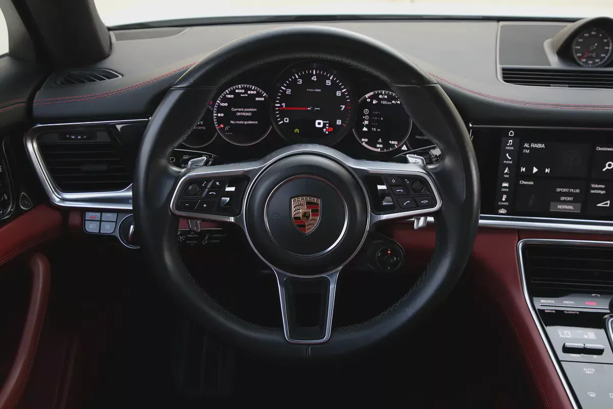 PORSHE PANAMERA 2017 - GCC - FULLY LOADED- AMAZING CONDITION-15-15