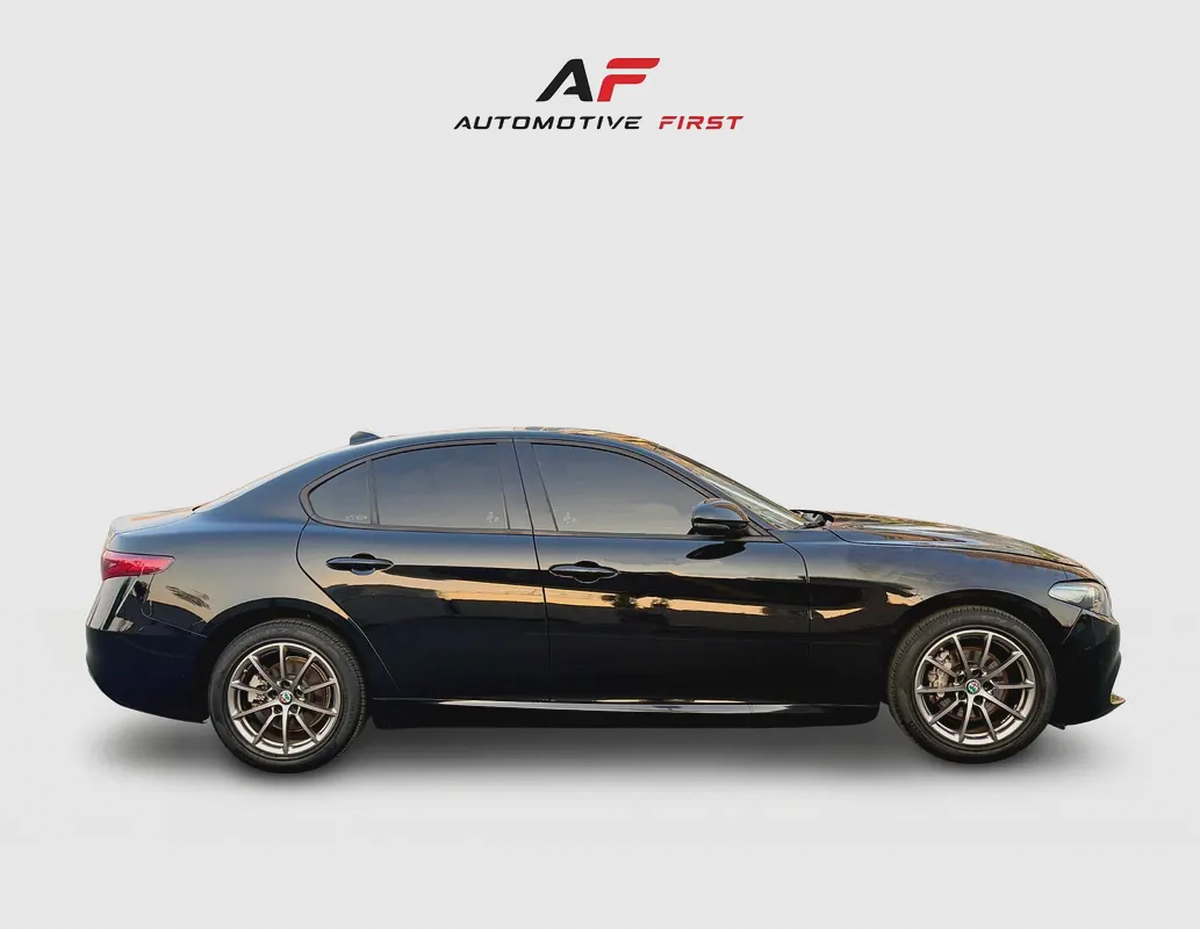 2019 Alfa Romeo Giulia Standard - GCC Specs
