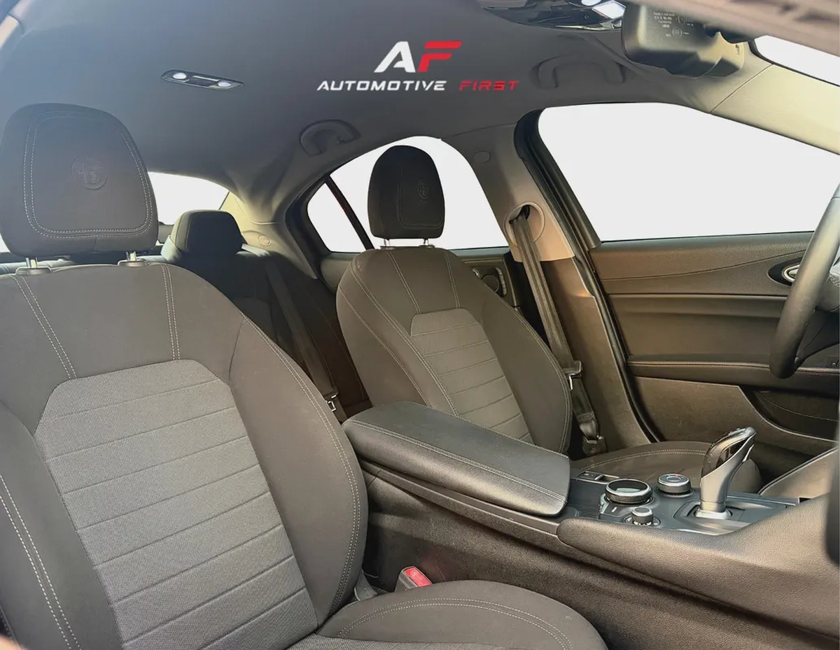 2019 Alfa Romeo Giulia Standard - GCC Specs